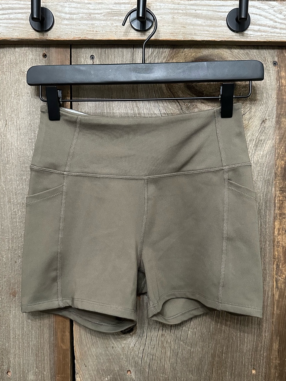 2024 Victoria’s Secret Side Pocket Biker Shorts in Deep Taupe Size Small